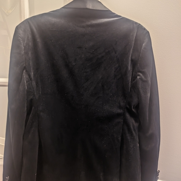 Blazer - Picture 4 of 4